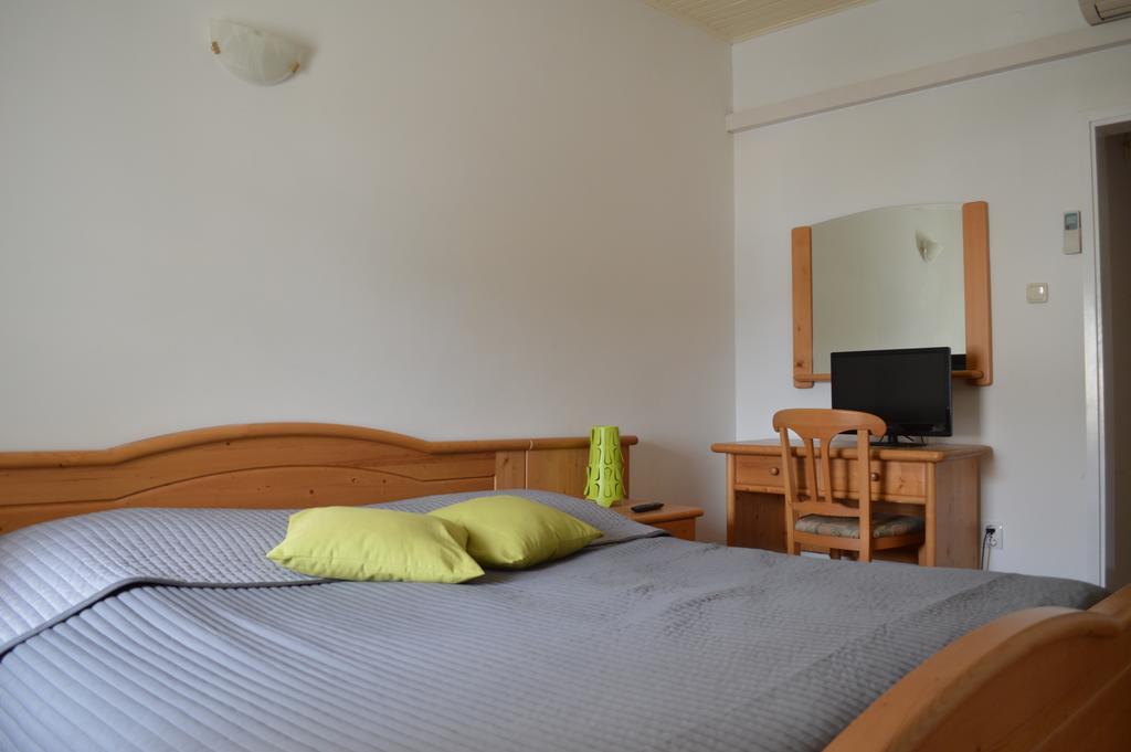 Guest House Kolarin Slano Phòng bức ảnh
