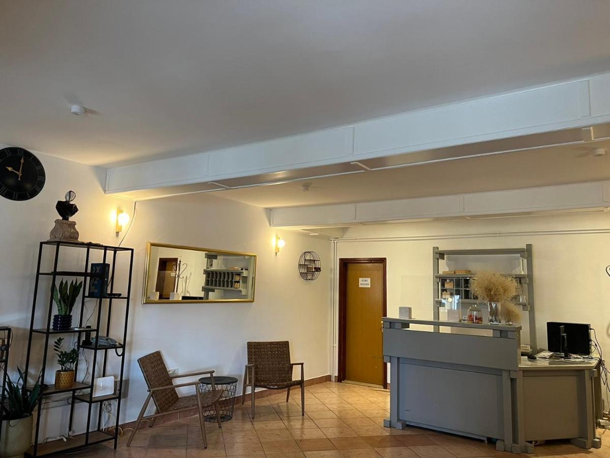 Guest House Kolarin Slano Ngoại thất bức ảnh