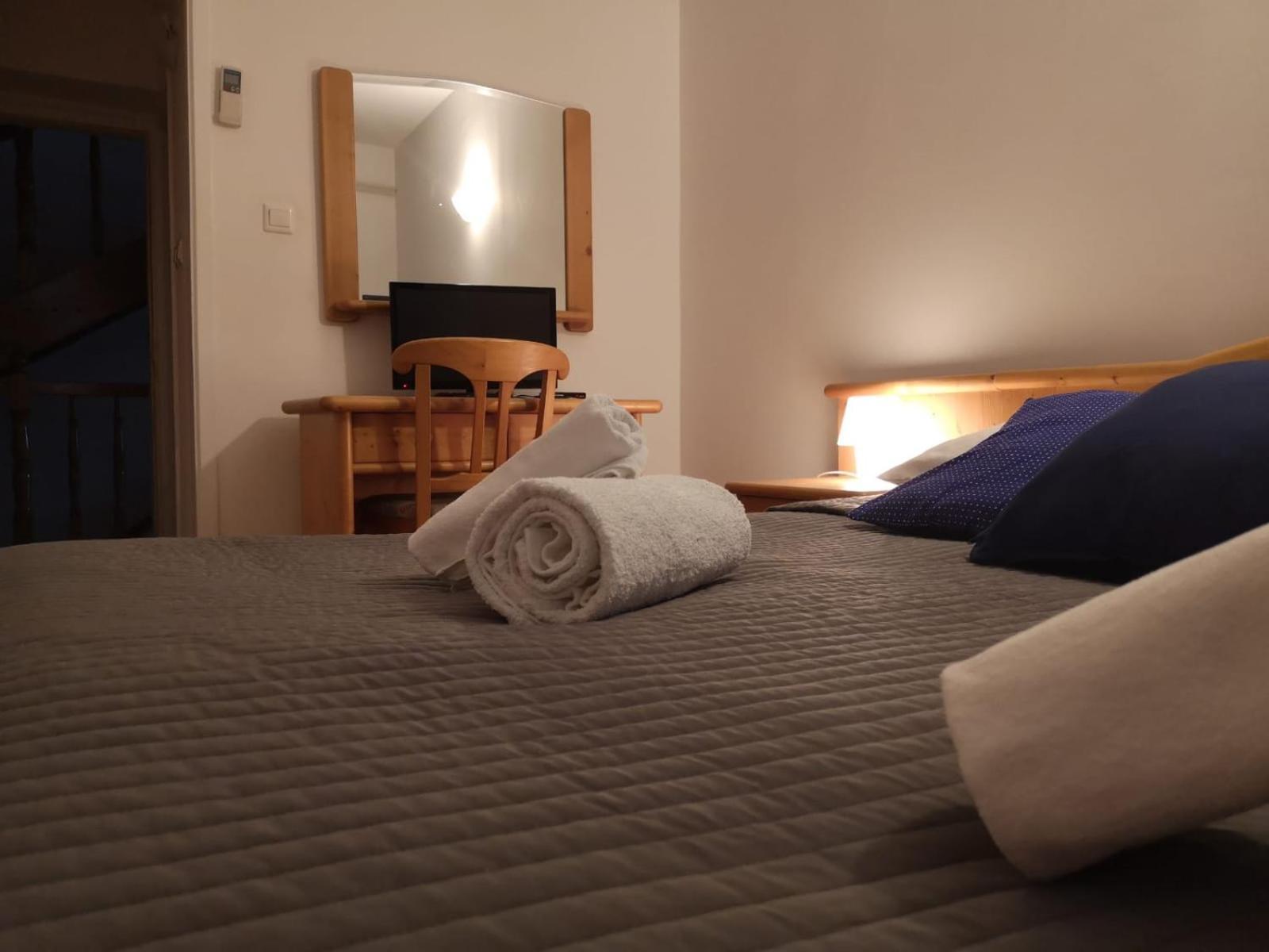 Guest House Kolarin Slano Phòng bức ảnh